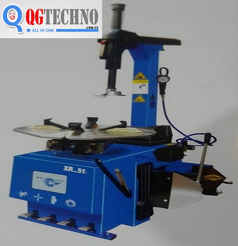 Máy ra vào lốp xe ô tô XR-510 tiếng ồn khi máy làm việc < 70dB